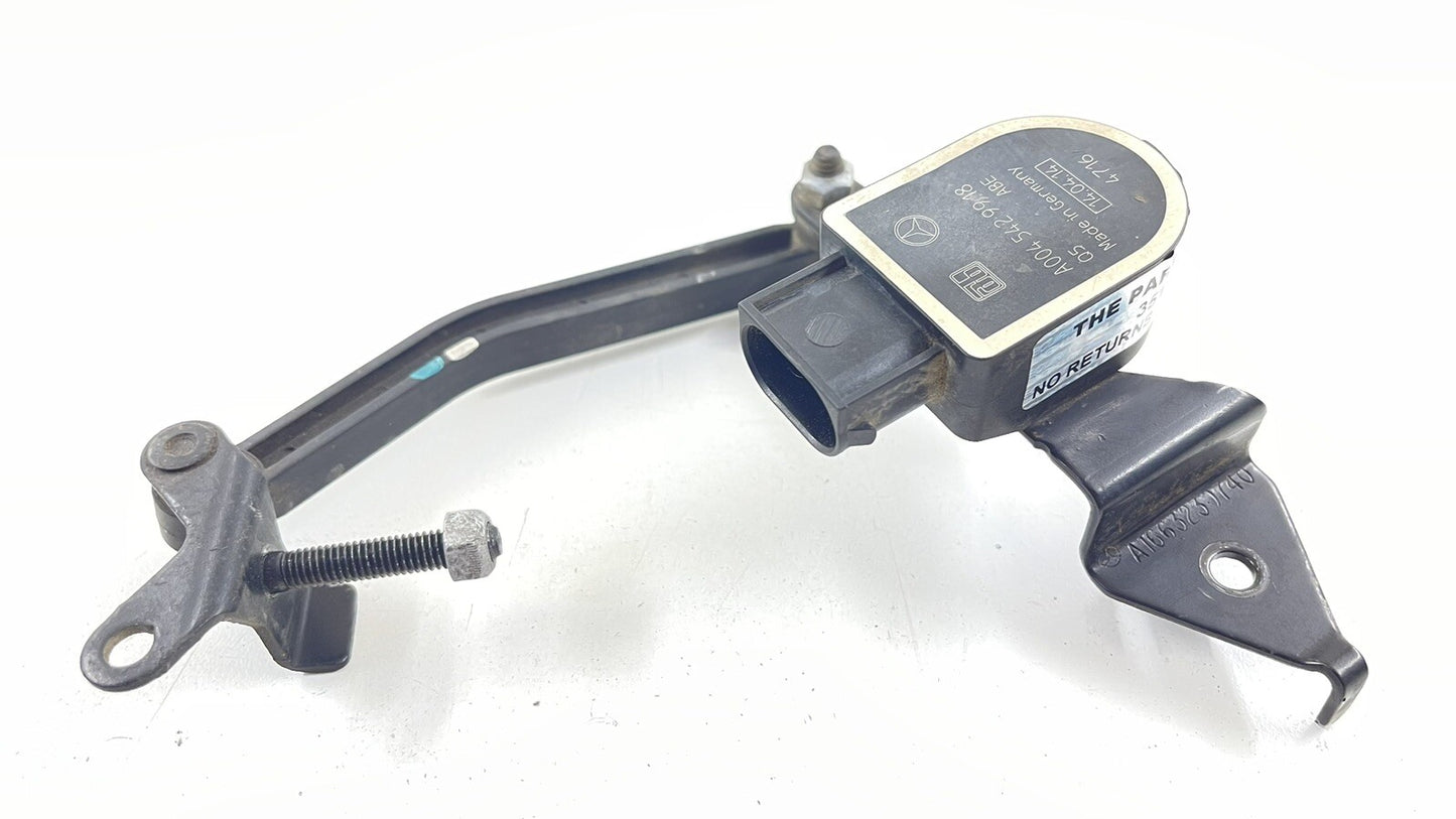 13-16 MERCEDES BENZ GL350 X166 RIGHT FRONT HEADLIGHT HEIGHT LEVEL SENSOR OEM
