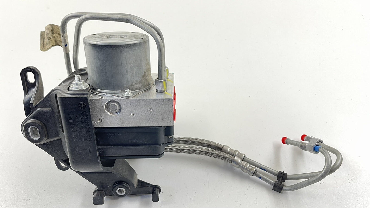 17-23 TESLA MODEL 3 ABS ANTI LOCK BRAKE PUMP MODULE W/ BRACKET 1044745-00-B OEM