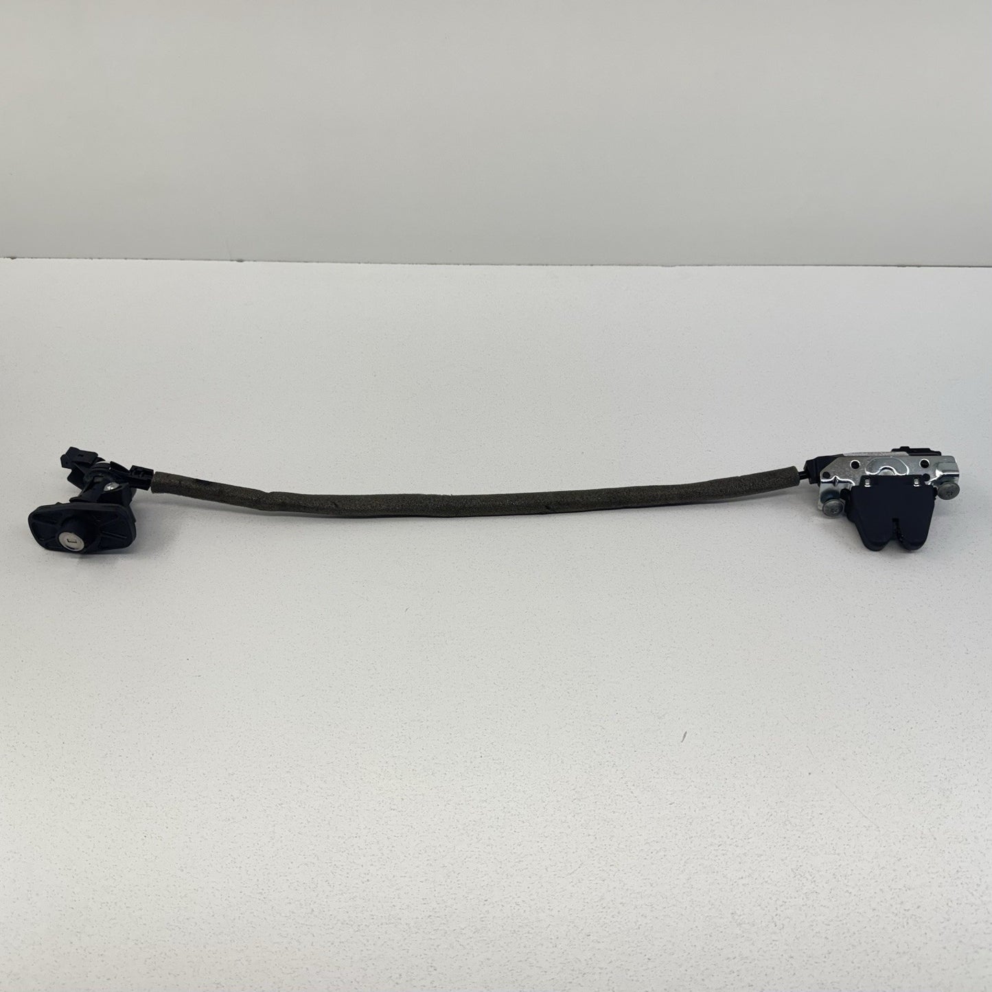 10-16 Mercedes W212 E350 Rear Trunk Lid Latch Lock Actuator 2047500185 OEM