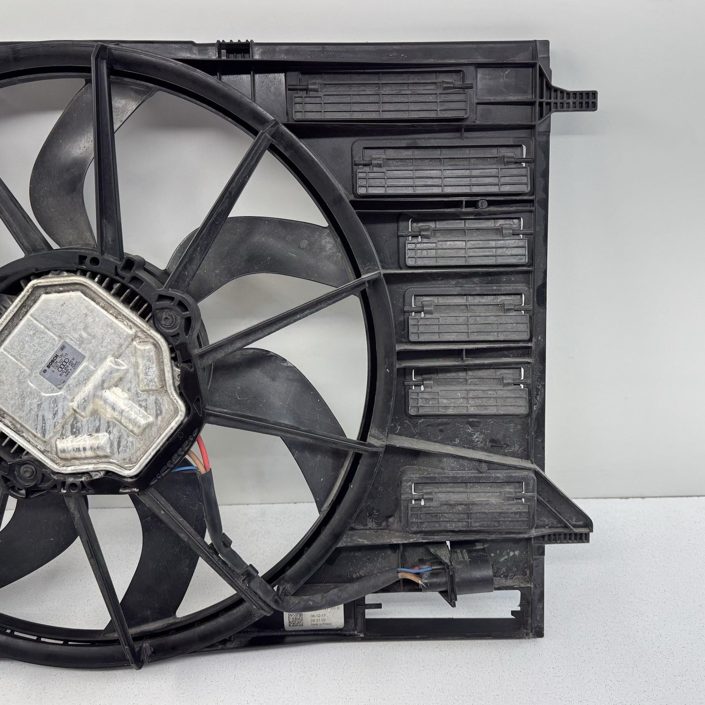 18-25 Audi A4 A5 S4 S5 Engine Radiator Cooling Fan Motor Shroud Assembly OEM