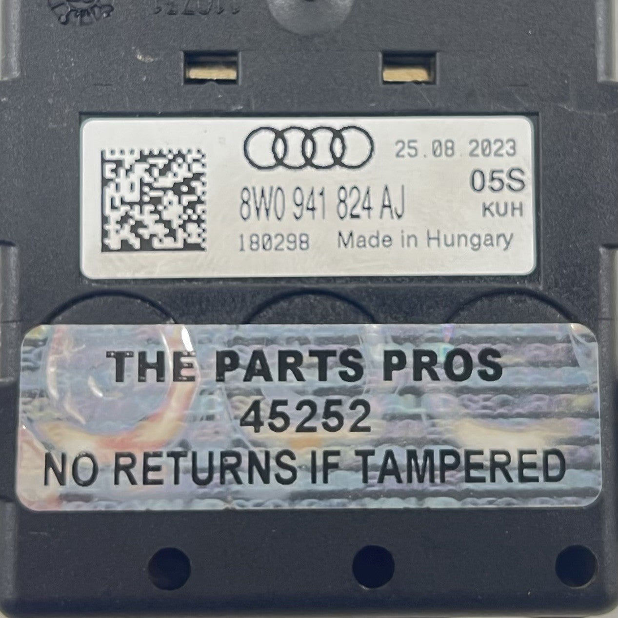 17-24 AUDI A4 ENGINE FUSE RELAY JUNCTION BOX 8W0941824AJ OEM