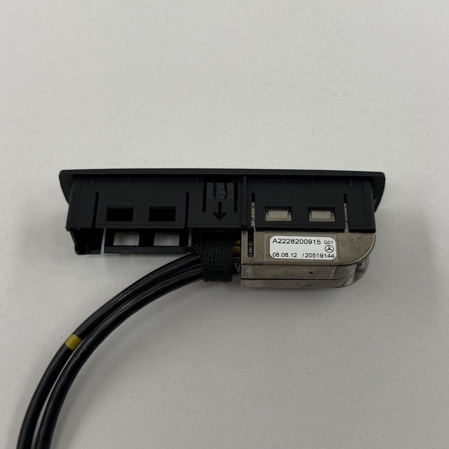 2014-2017 Mercedes-Benz S550 W222 Center Console Socket Dual USB Charge Port OEM