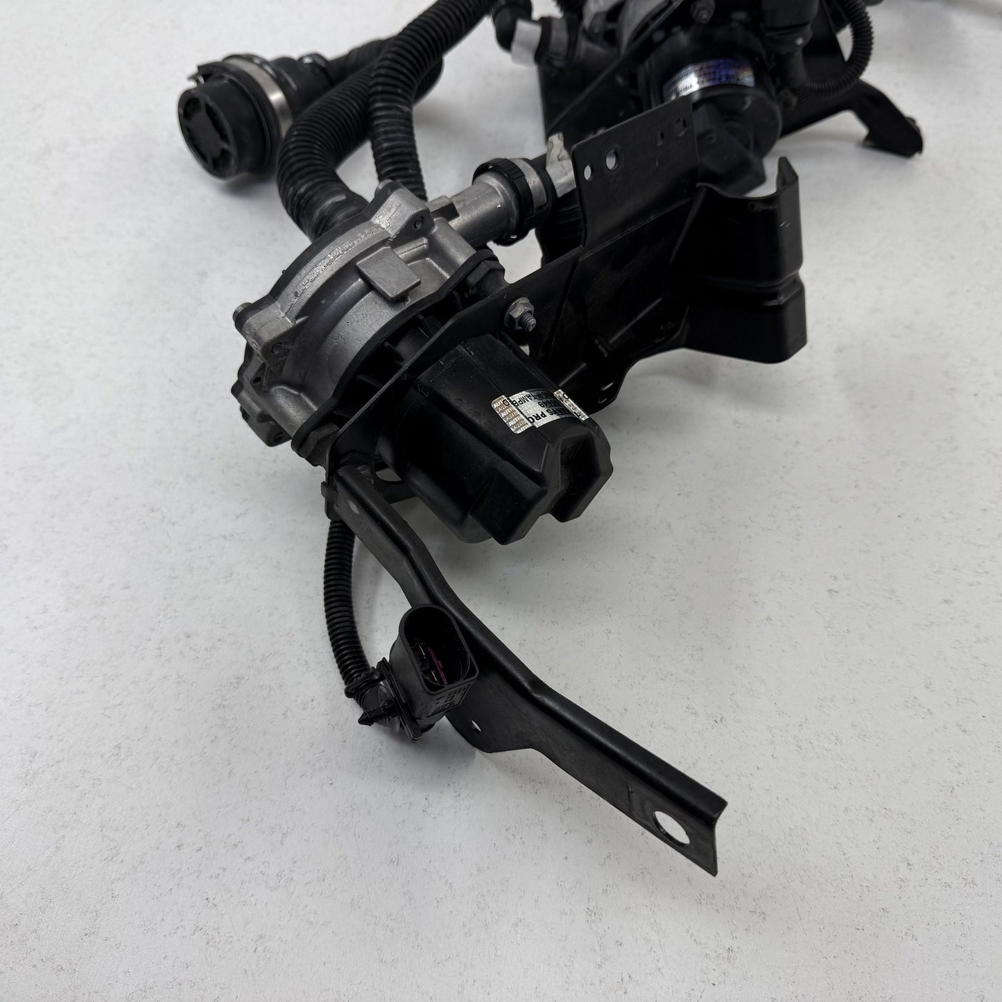 2014-2018 Bentley Flying Spur Secondary Air Injection Smog Pump Assembly Set OEM
