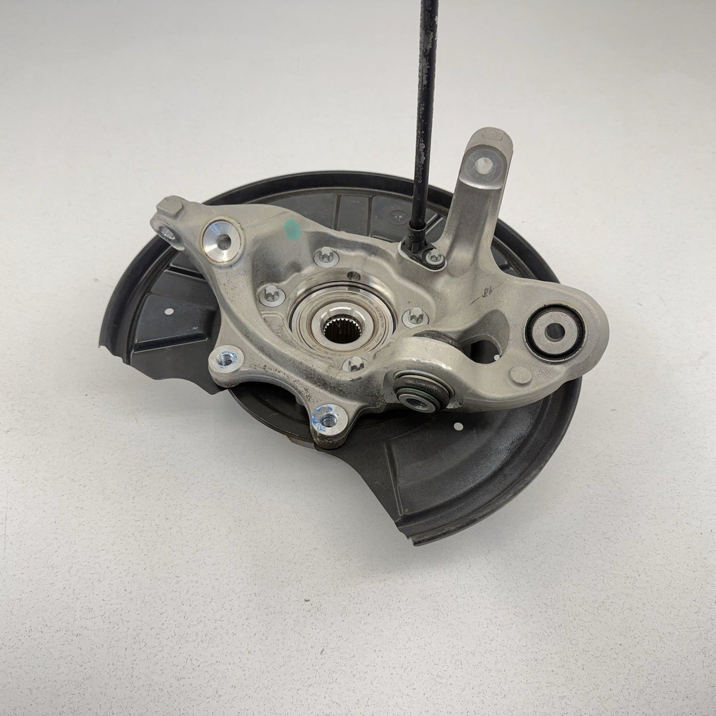 10-16 Mercedes W212 E350 Driver Left Rear Spindle Knuckle Hub Wheel Bearing OEM