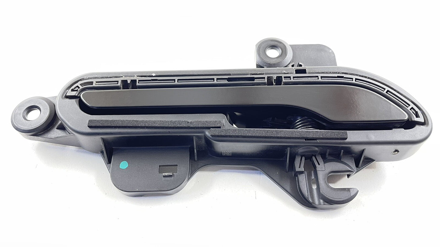 20-23 TESLA MODEL Y RIGHT FRONT OR REAR DOOR HANDLE TRIM BLACK 1528115-00-D OEM