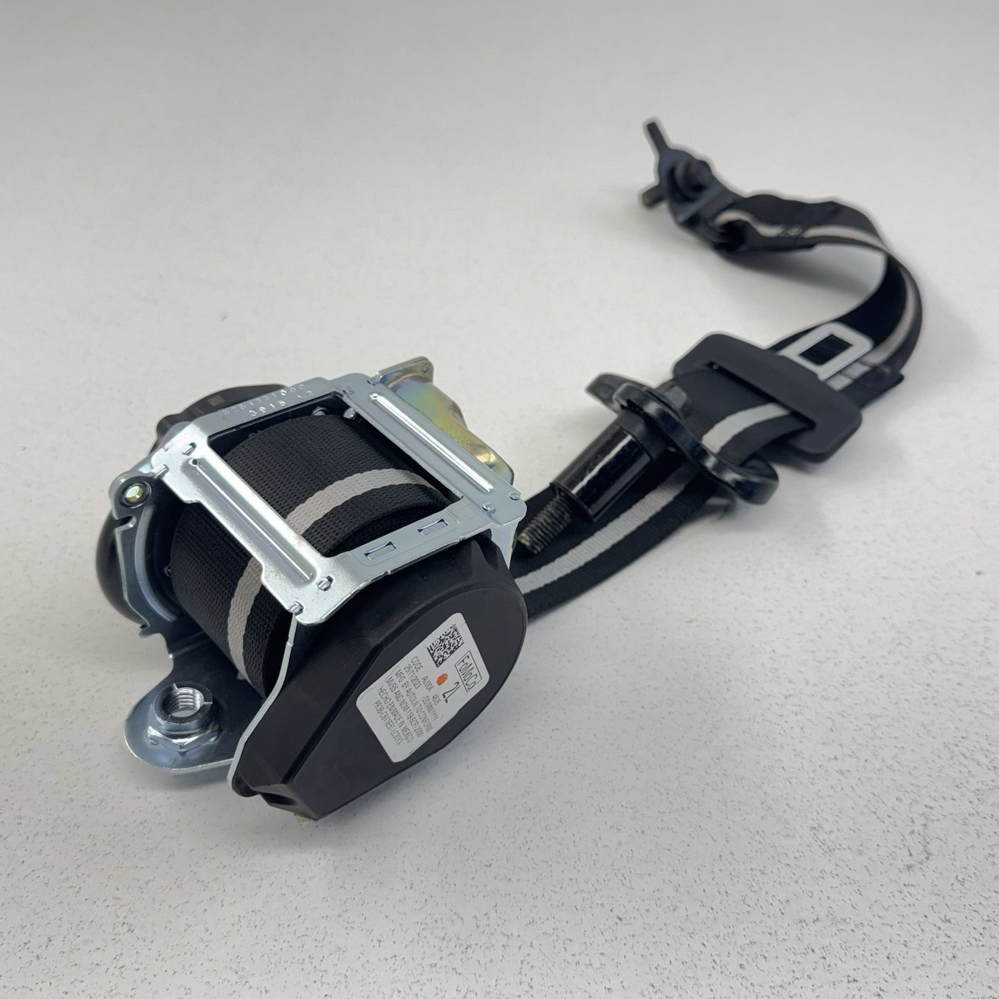 24-26 Ford Mustang GT Left Rear Seatbelt Seat Belt Retractor PR3B-C611E51-LC OEM