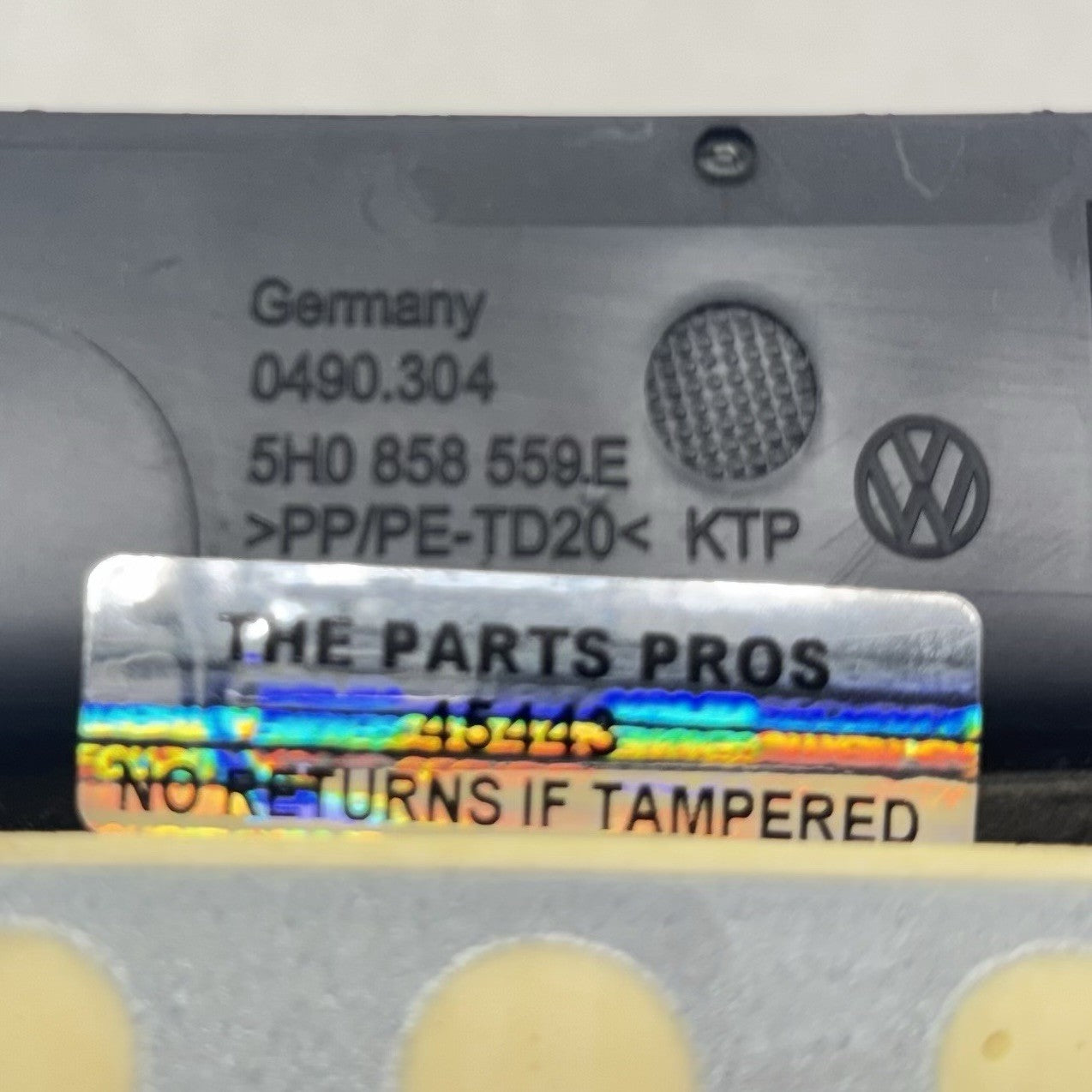22-25 VOLKSWAGEN GOLF R MK8 STEERING COLUMN LOWER SHROUD COVER PANEL TRIM OEM