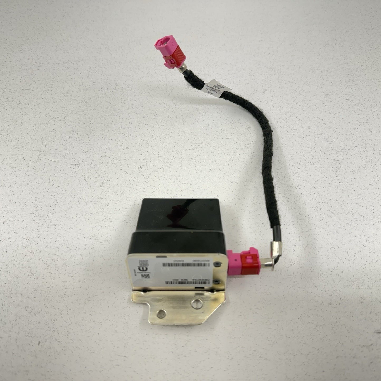 18-23 Dodge Challenger Radio Satellite Antenna Control Module 68293977AA OEM