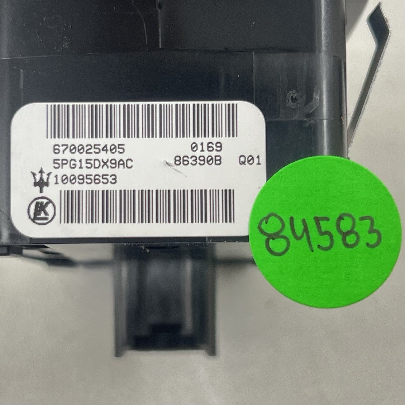 14-24 MASERATI GHIBLI LEFT OR RIGHT DOOR WINDOW SWITCH BLACK 670025405 OEM
