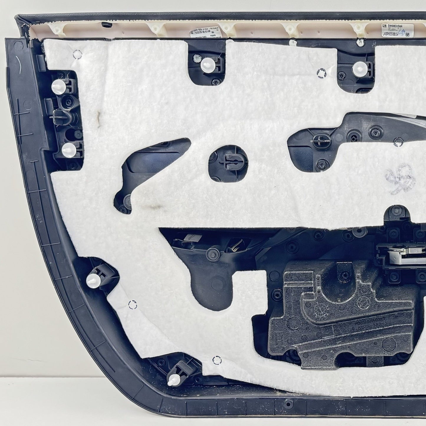 15-23 DODGE CHALLENGER PASSENGER RIGHT INTERIOR DOOR PANEL COVER TRIM OEM
