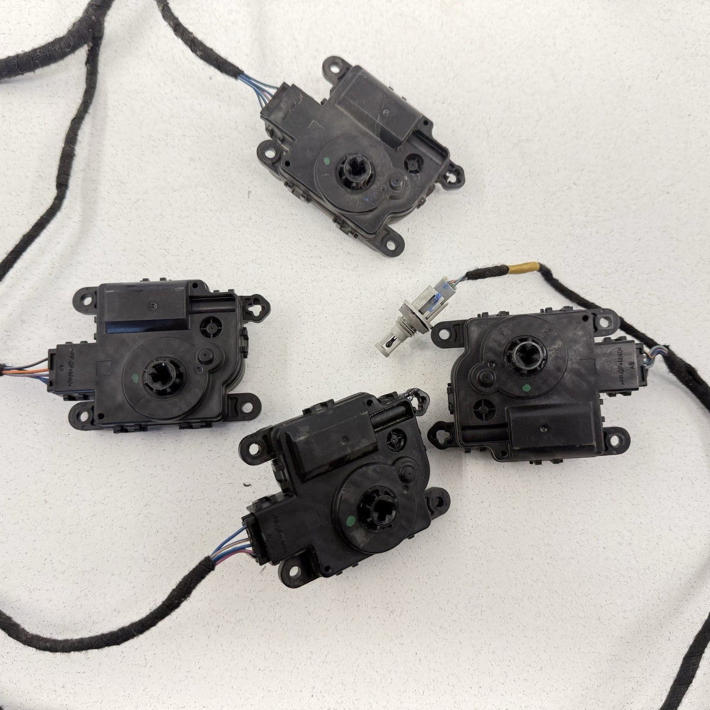 19-25 Ram 2500 3500 HVAC Box Heater AC Flap Motor Air Mix Actuator Set OEM