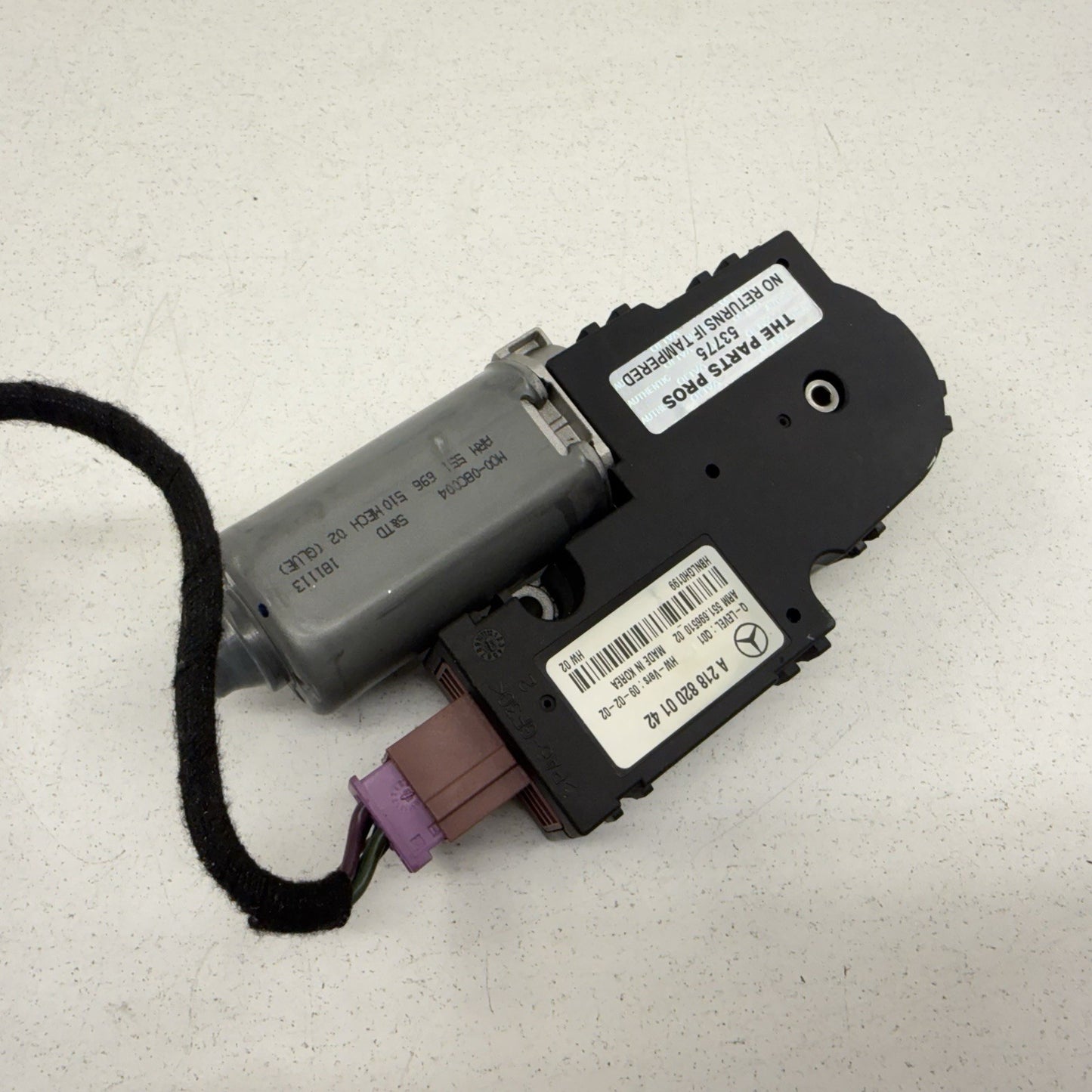 10-18 Mercedes W212 W218 CLS550 E550 Sunroof Sun Roof Glass Motor 2188200142 OEM
