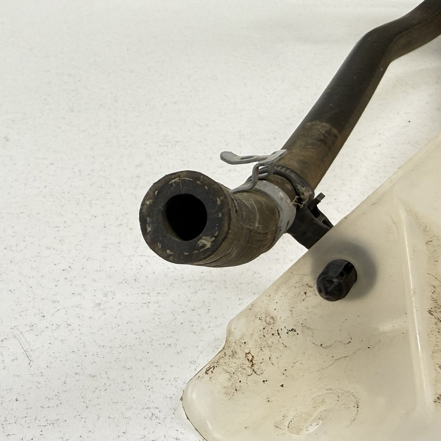 19-25 Ram 2500 3500 Coolant Reservoir Overflow Expansion Tank Bottle OEM