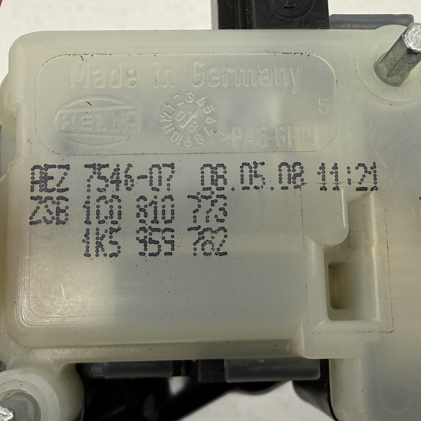 08-15 Audi TT Gas Fuel Filler Door Lock Actuator 1C0810773 OEM