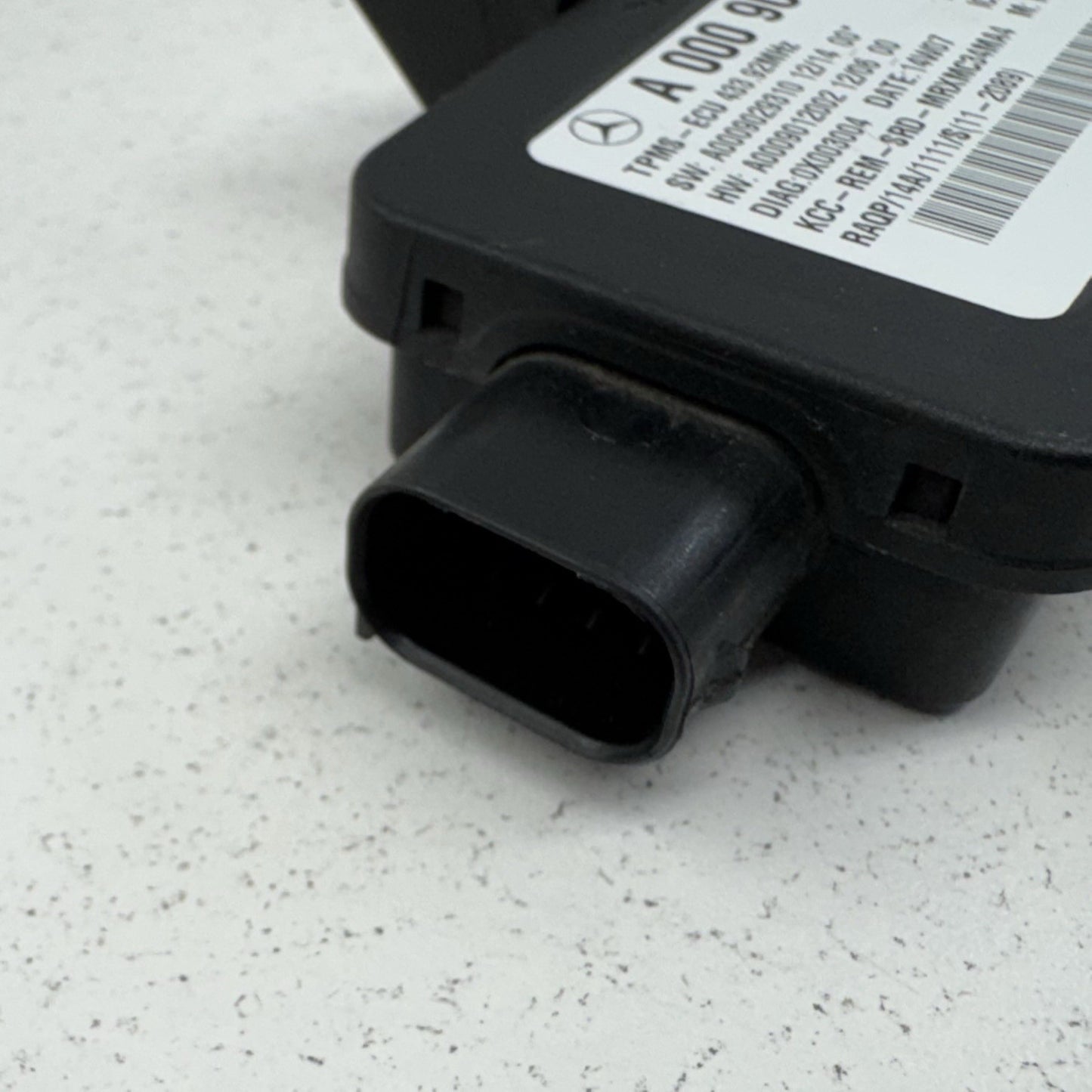 10-18 Mercedes W212 W218 CLS550 E550 Tire Pressure Monitor Module 0009008402 OEM