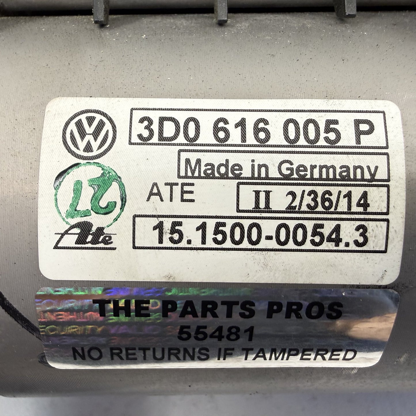 2014-2018 Bentley Flying Spur Air Suspension Compressor Pump W/ Valve Block OEM