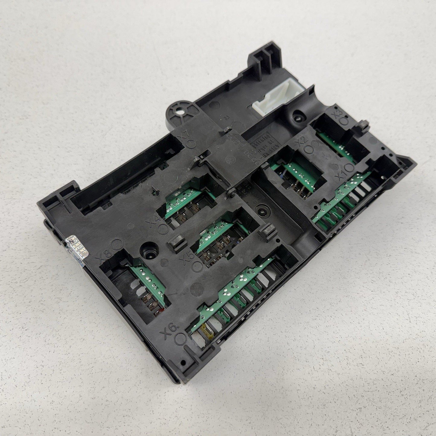 18-24 BMW G01 G02 X3 X4 Rear Power Distribution Fuse Junction Box 5A04502 OEM