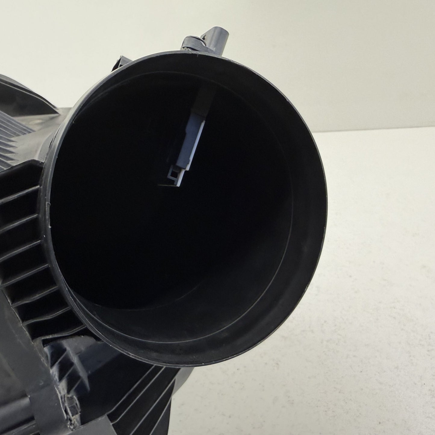 2019-2024 Ram 2500 3500 4500 5500 Cummins Air Cleaner Box Filter Intake Box OEM