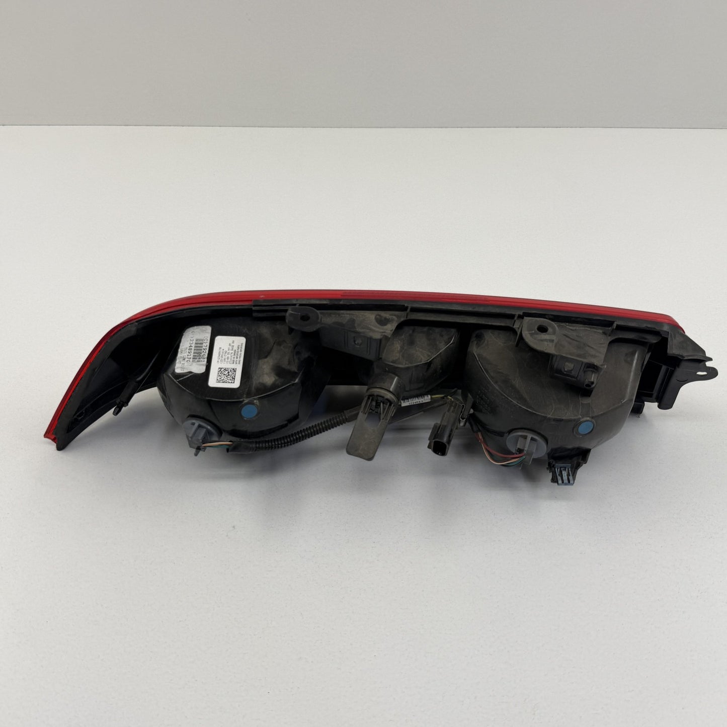 2014-2015 Chevrolet Camaro Right Rear Halogen Taillight Tail Light Lamp OEM