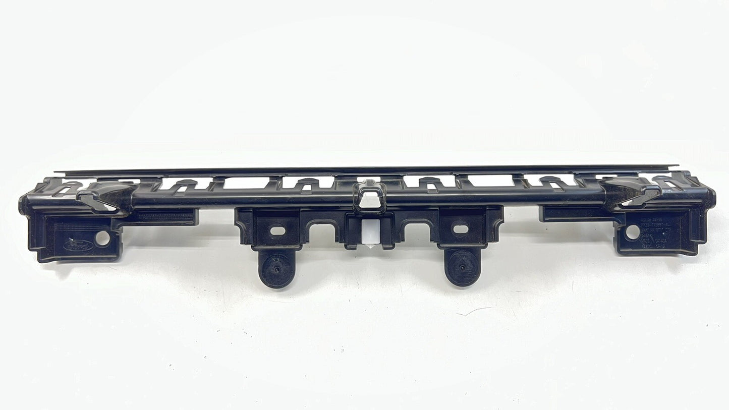 2024 FORD MUSTANG GT REAR CENTER BUMPER BRACKET SUPPORT MOUNT PR3B-17B861-A OEM