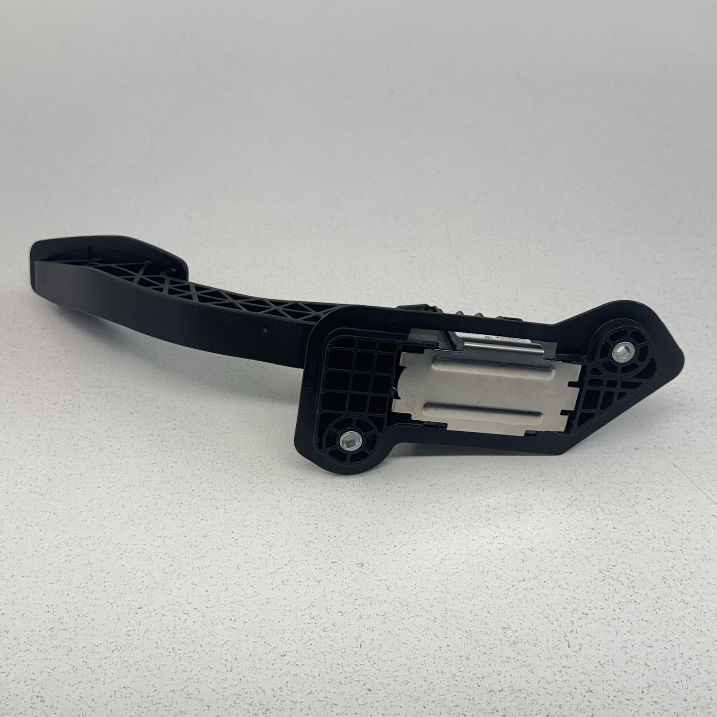 20-25 Silverado Sierra 2500 3500 Gas Pedal Throttle Accelerator 86561515 OEM