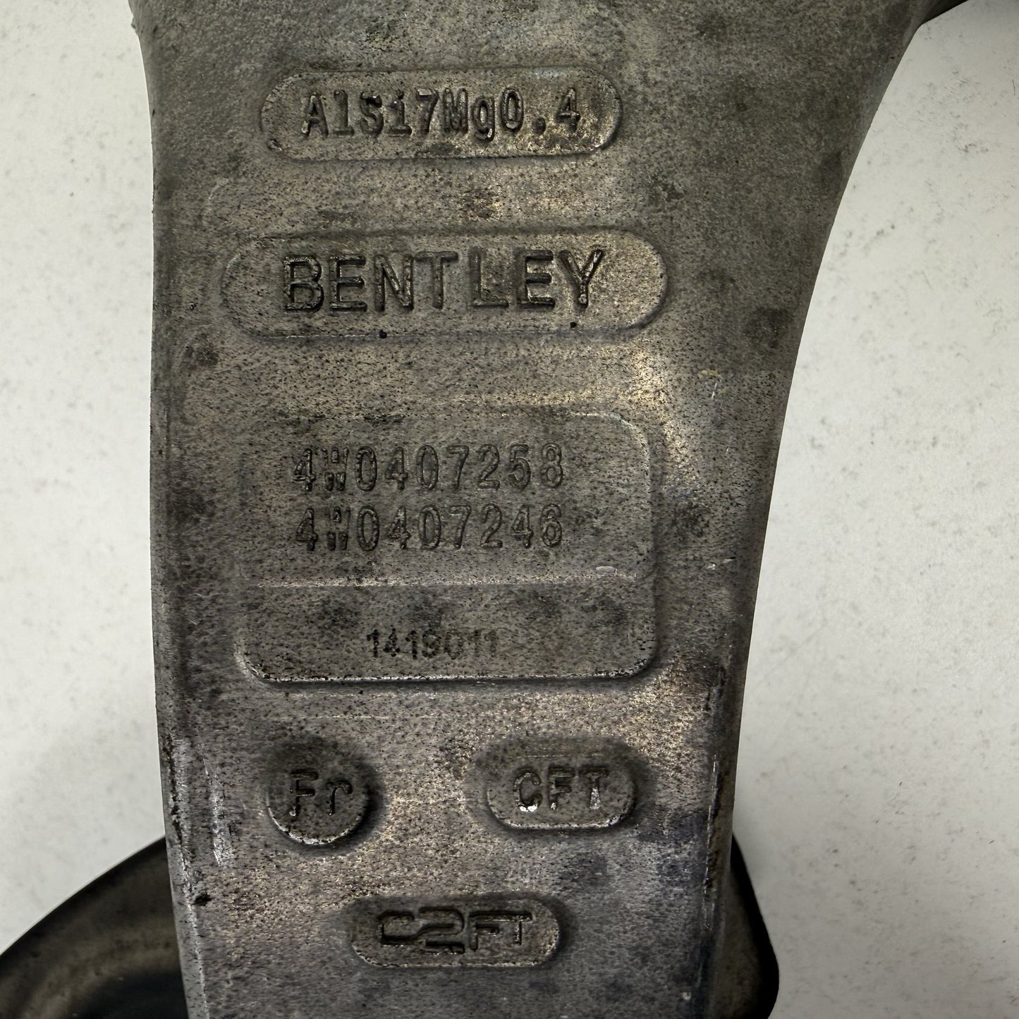 2014-2018 Bentley Flying Spur Right Front Spindle Knuckle Hub Wheel Bearing OEM