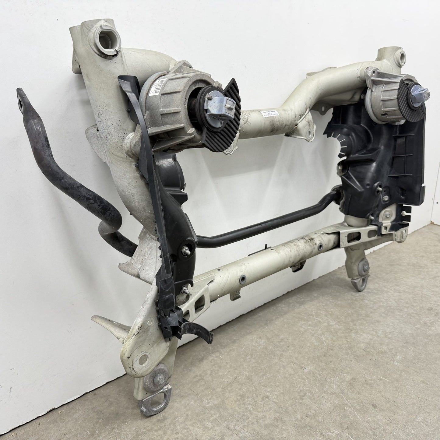 12-18 Mercedes W218 CLS550 Front Subframe Crossmember Engine Cradle Carrier OEM