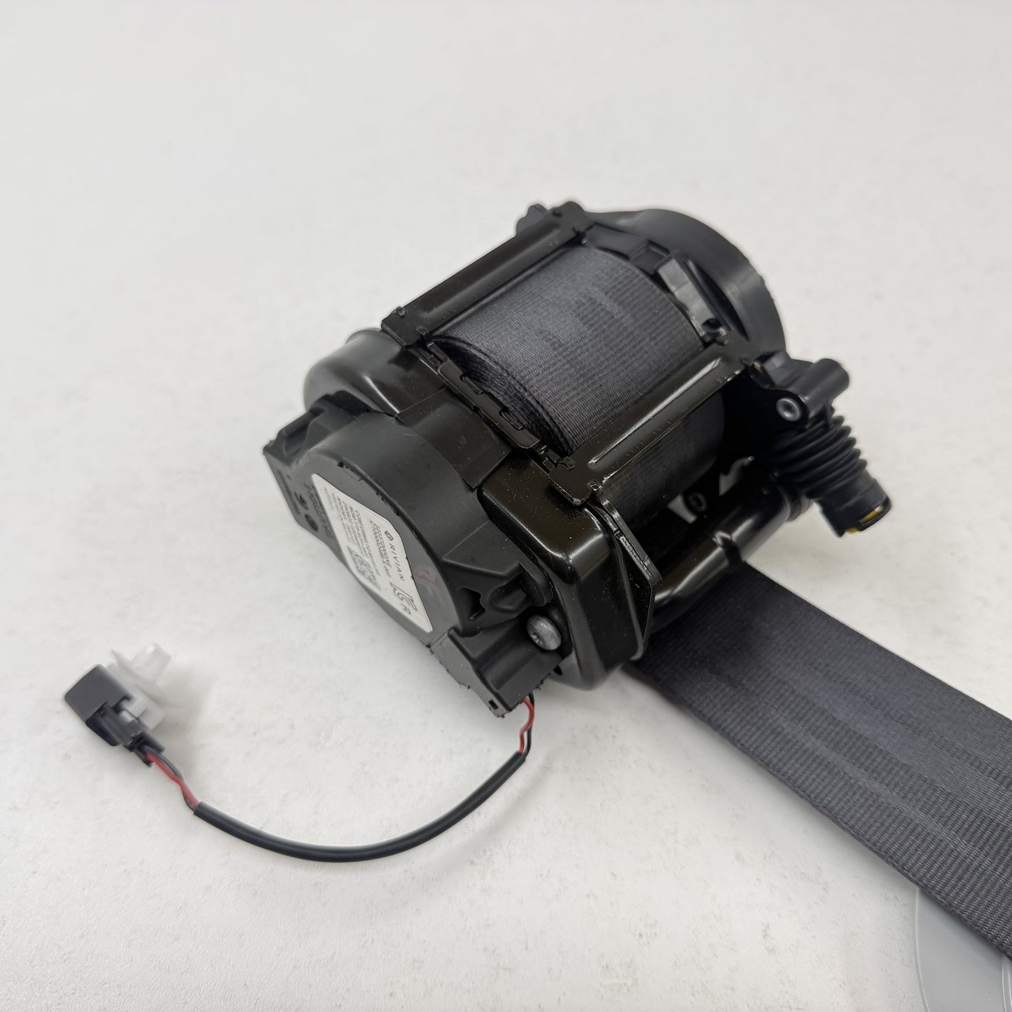 2022-2026 Rivian R1S R1T Passenger Right Front Seatbelt Seat Belt Retractor OEM