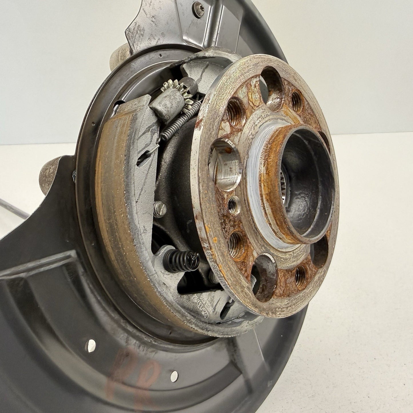 10-16 Mercedes W212 E350 Right Rear Spindle Knuckle Hub Wheel Bearing OEM