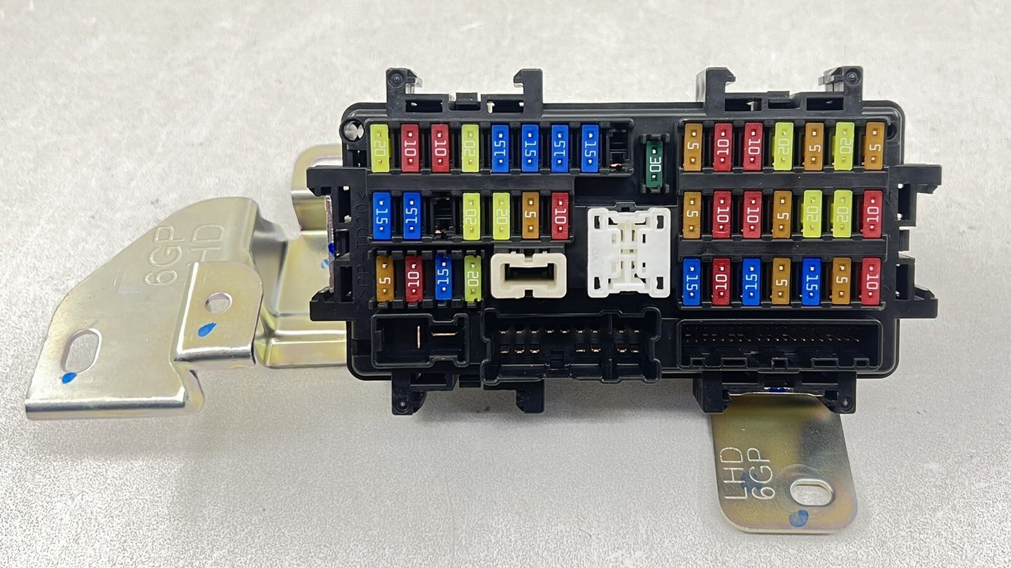 22-25 NISSAN Z INTERIOR CABIN FUSE RELAY JUNCTION BOX WITH BRACKET OEM