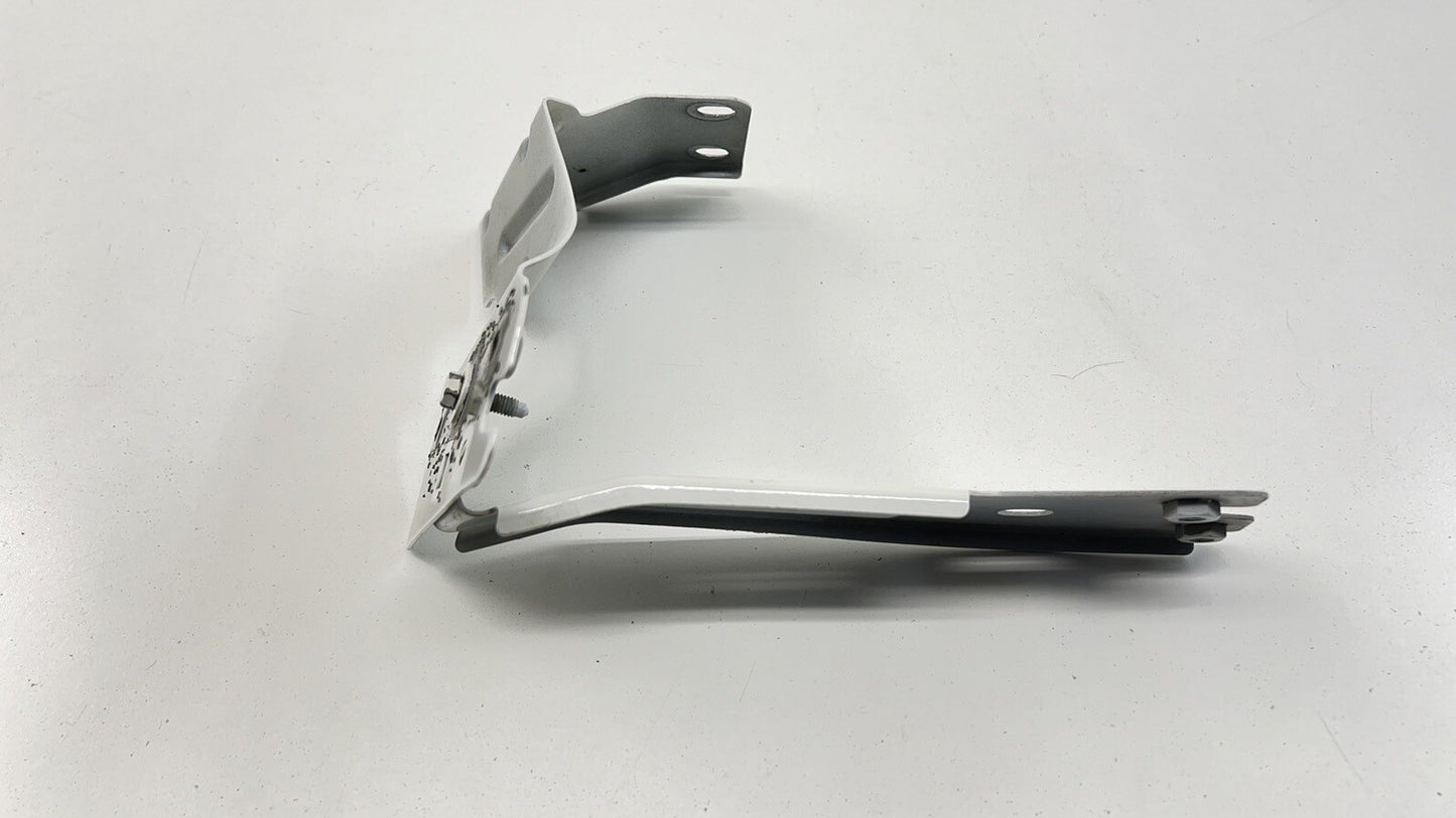 14-23 MASERATI GHIBLI PASSENGER RIGHT FRONT FENDER BRACKET SUPPORT MOUNT OEM