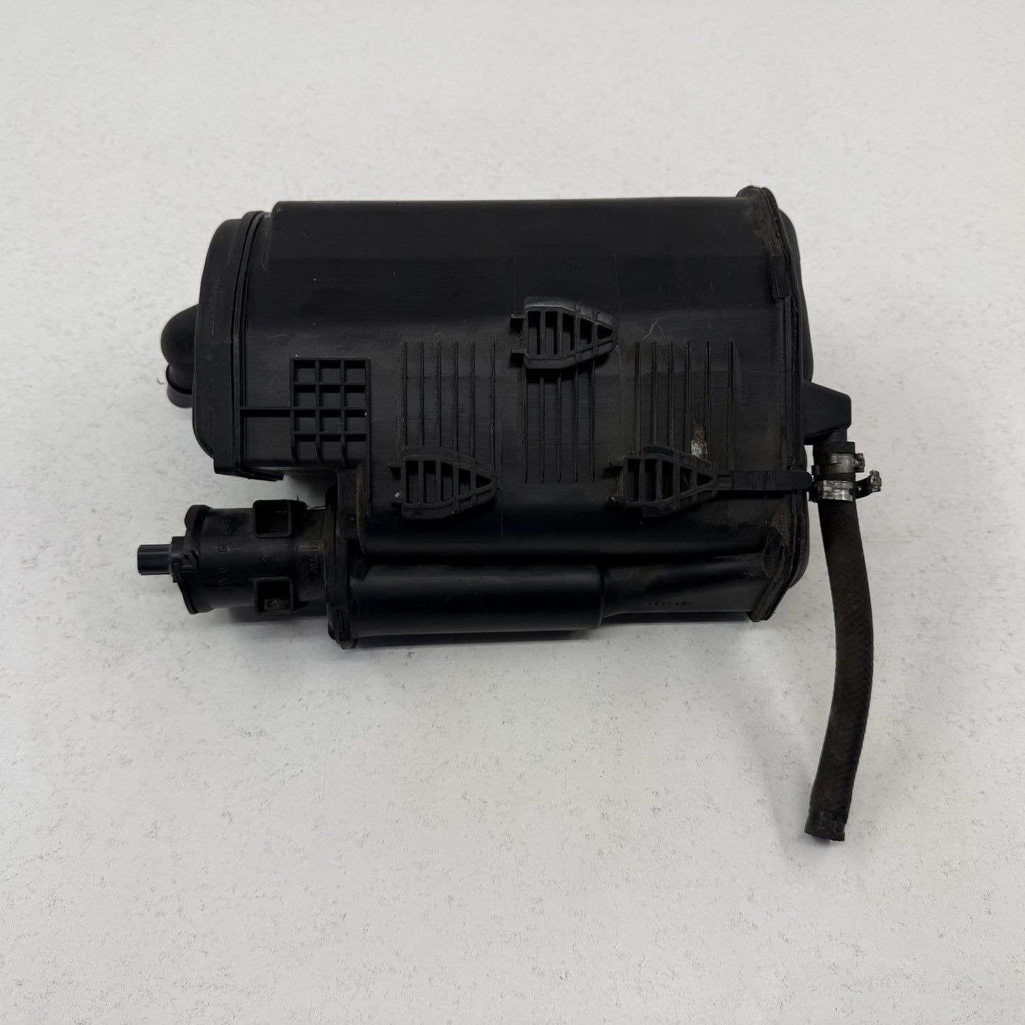 2008-2014 Mercedes-Benz C250 W204 Fuel Evap Vapor Charcoal Emission Canister OEM