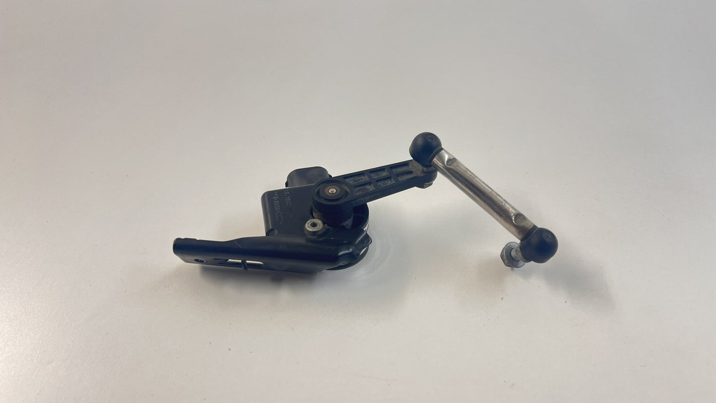 10-16 PORSCHE PANAMERA RIGHT FRONT HEADLIGHT HEIGHT LEVEL SENSOR OEM