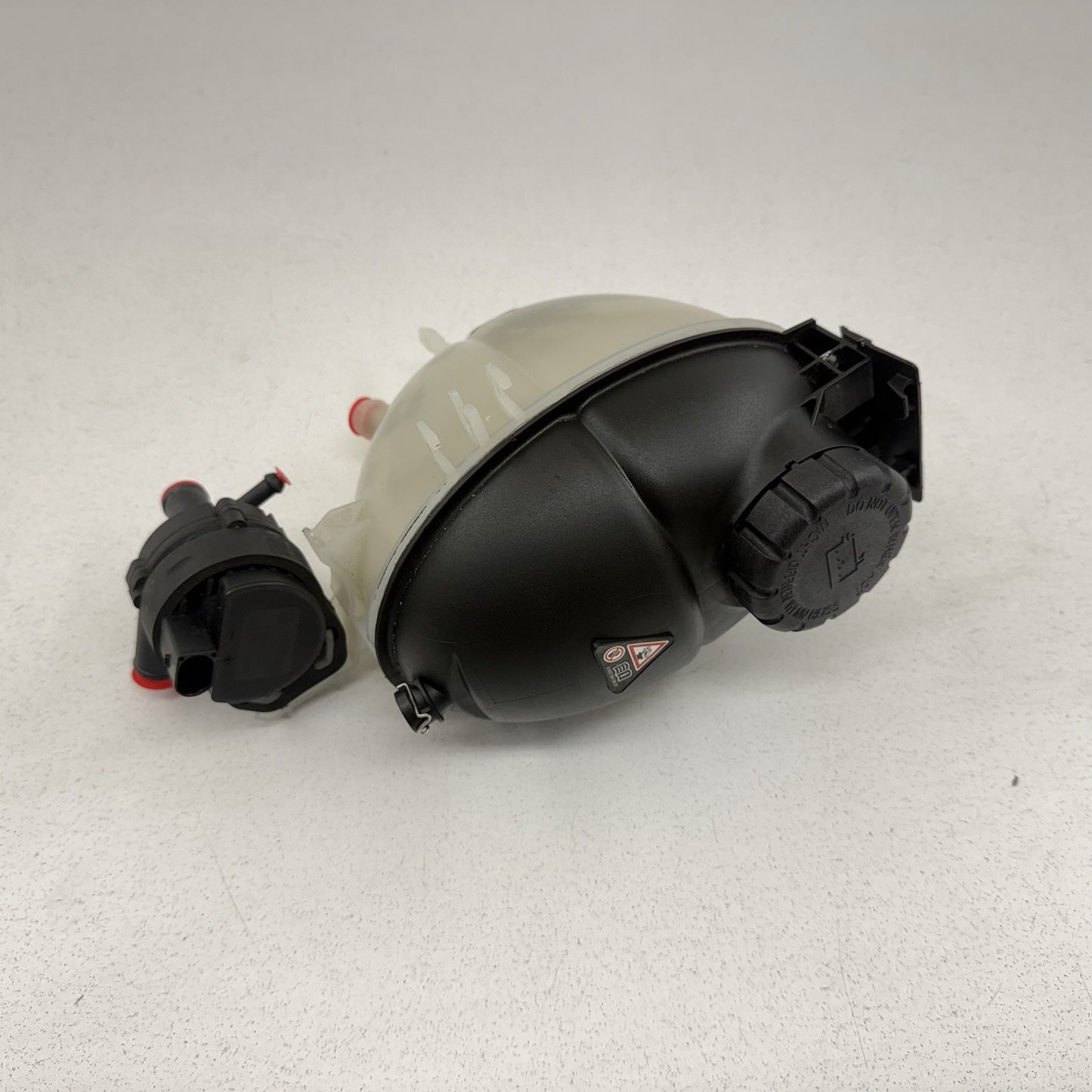12-18 Mercedes W218 CLS550 Coolant Reservoir Overflow Expansion Tank OEM