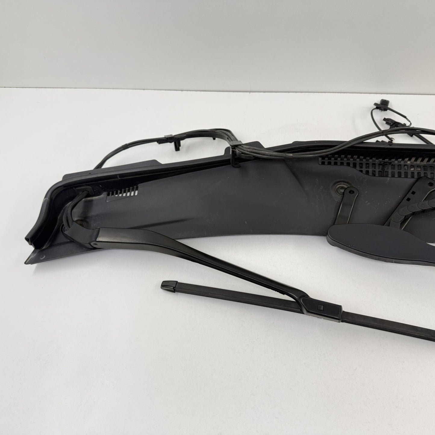 2014-2017 Mercedes-Benz S550 W222 Front Windshield Cowl Cover Trim Panel OEM