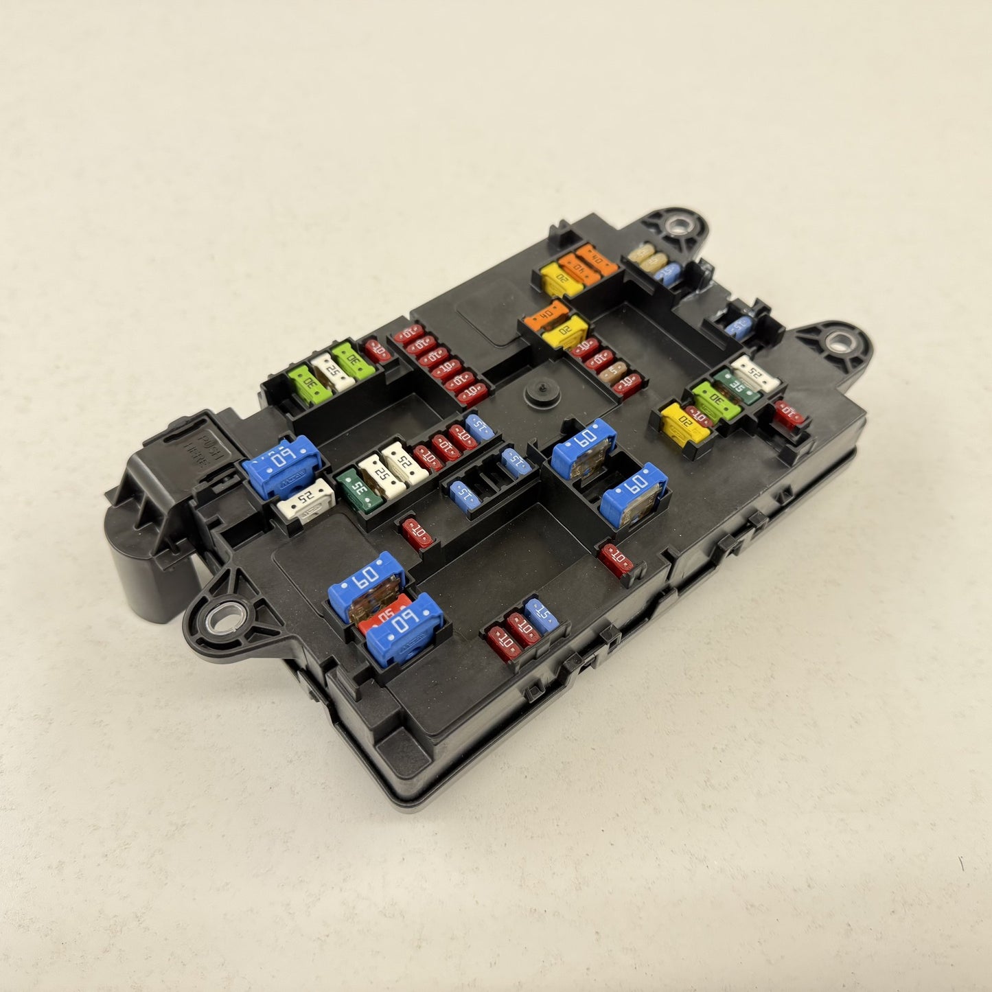 2022-2024 Rivian R1S R1T Left Cabin Fuse Relay Junction Box PT00031575-F OEM