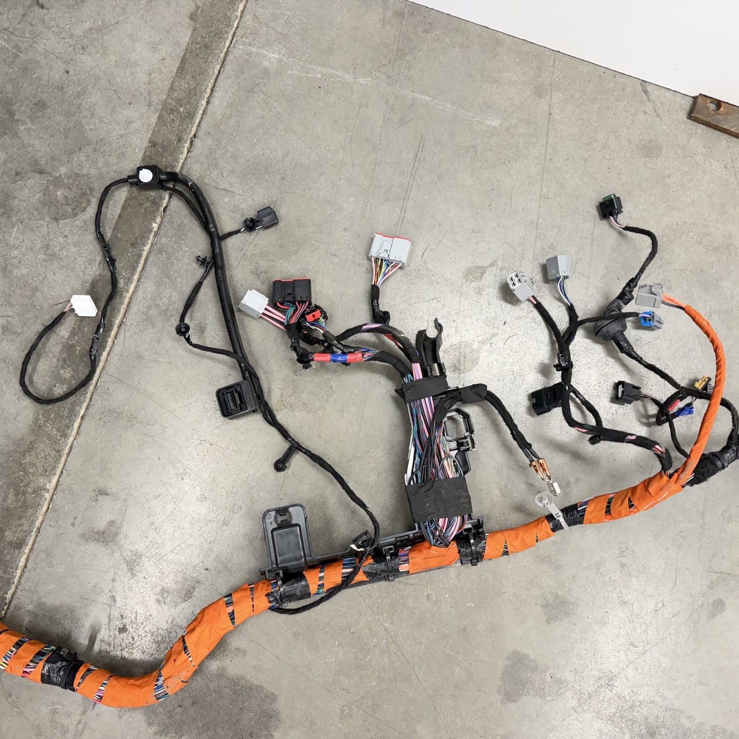 2022-2024 Rivian R1S Interior Chassis Main Body Wiring Harness C300446331-C OEM