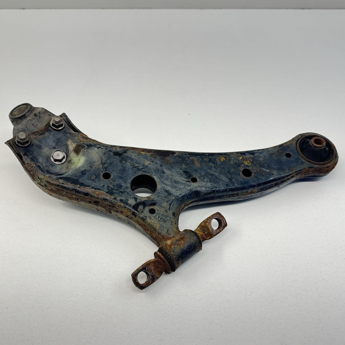 08-13 Toyota Highlander AWD 3.5L Left Front Lower Control Arm Suspension OEM