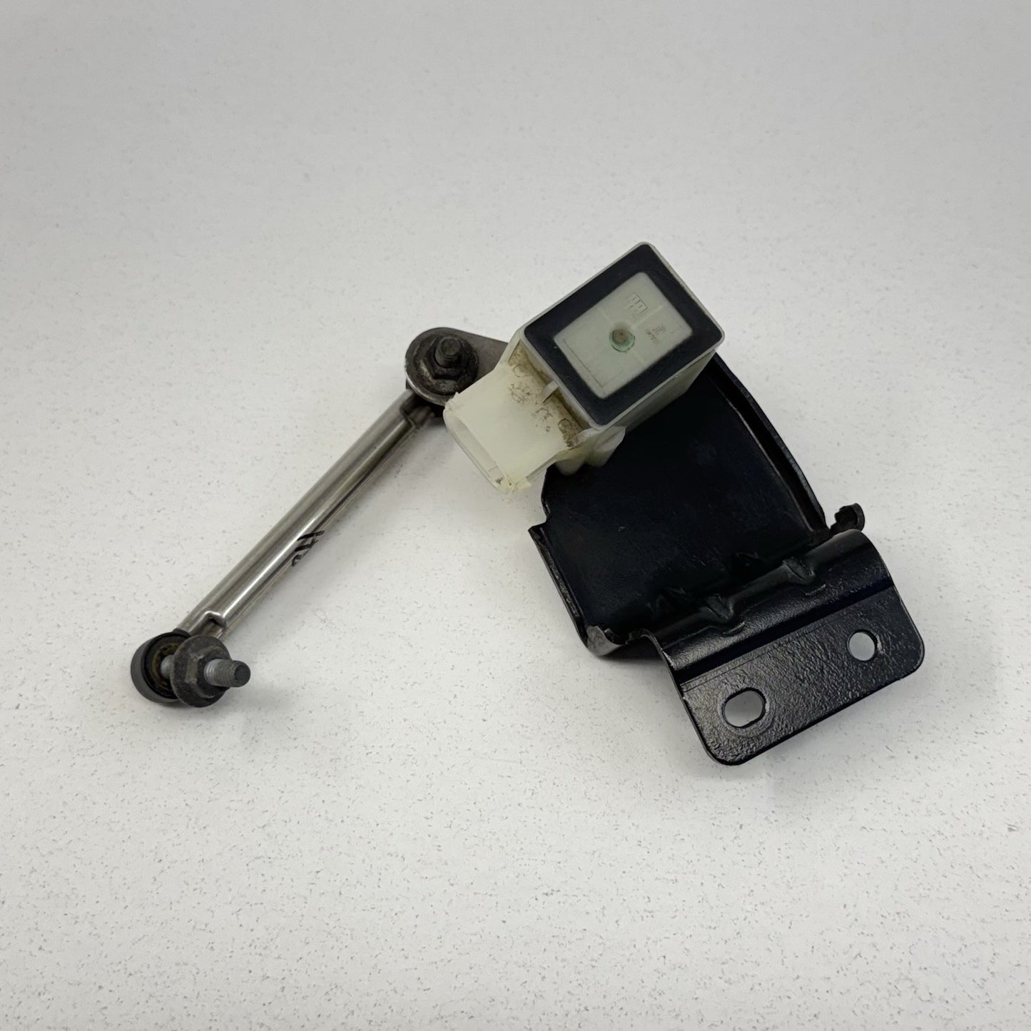 14-24 Maserati Ghibli Passenger Right Front Headlight Height Level Sensor OEM
