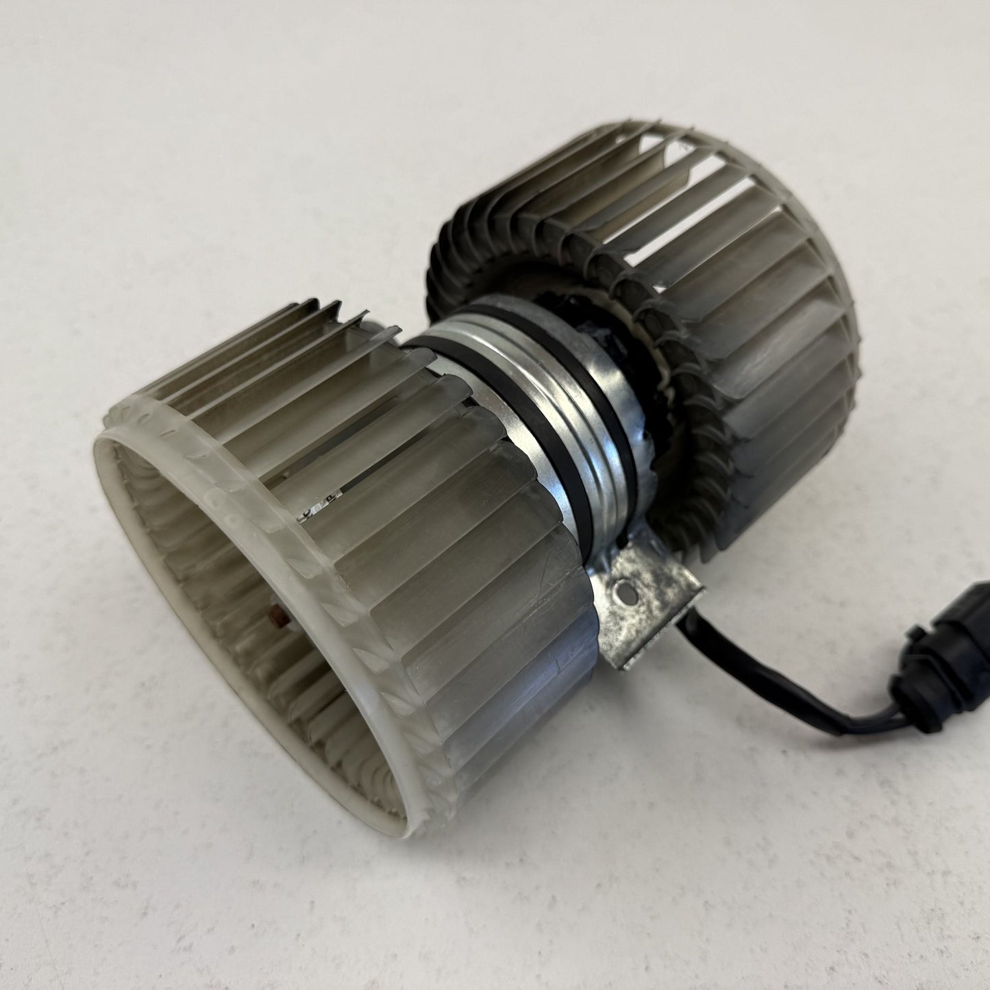 2014-2018 Bentley Flying Spur HVAC AC Air Temperature Fan Blower Motor OEM