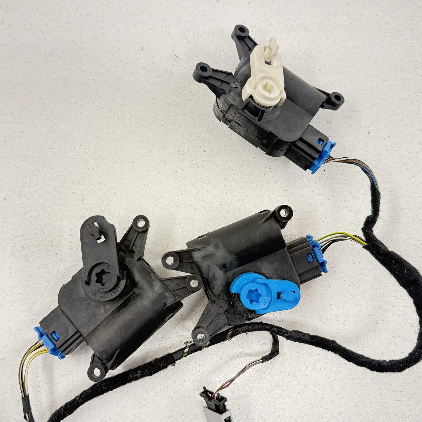 08-15 Audi TT HVAC Box Heater AC Flap Motor Air Mix Actuator Set OEM