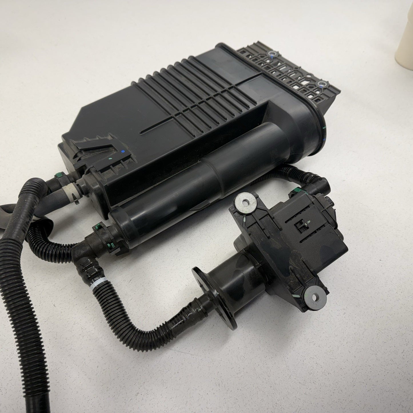 21-26 Lexus IS300 IS350 IS500 Fuel Evap Vapor Charcoal Emission Canister OEM