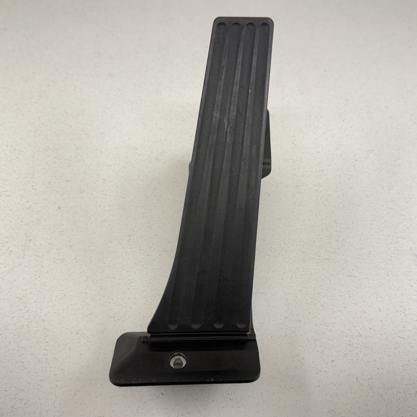 BMW F80 F82 F83 F87 M2 M3 M4 Gas Pedal Throttle Accelerator 6853175 OEM
