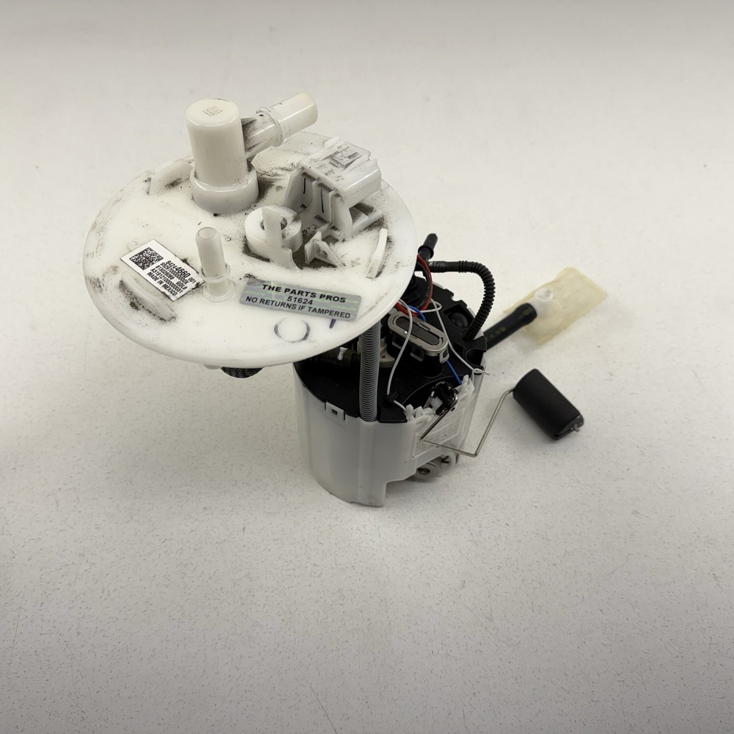 16-24 Chevrolet Camaro SS Fuel Pump & Sending Level Unit Pair OEM
