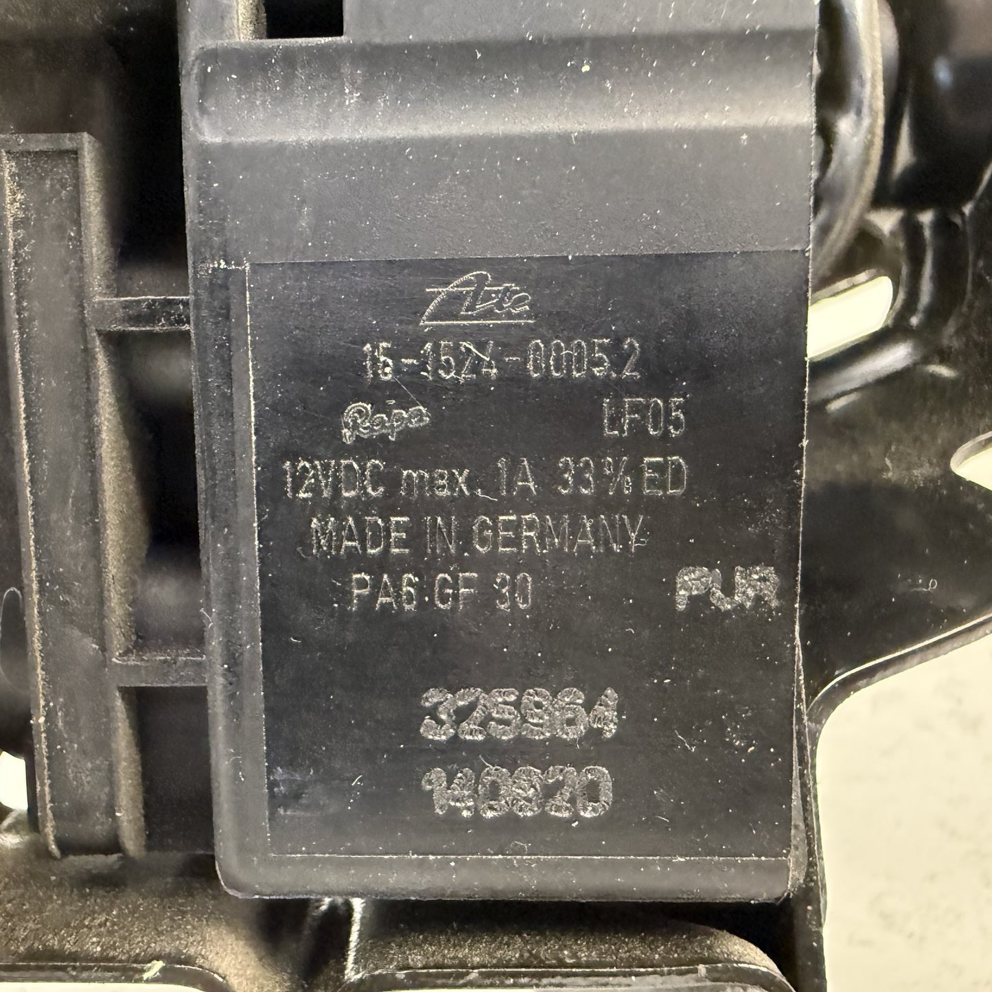 2014-2018 Bentley Flying Spur Air Suspension Compressor Pump W/ Valve Block OEM