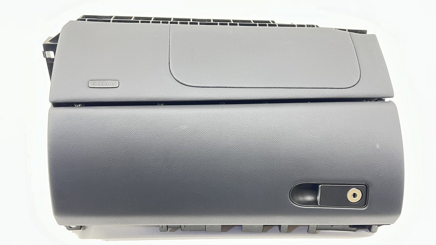 12-18 MERCEDES BENZ CLS550 W218 FRONT GLOVE BOX COMPARTMENT WITH KNEE AIRBAG OEM