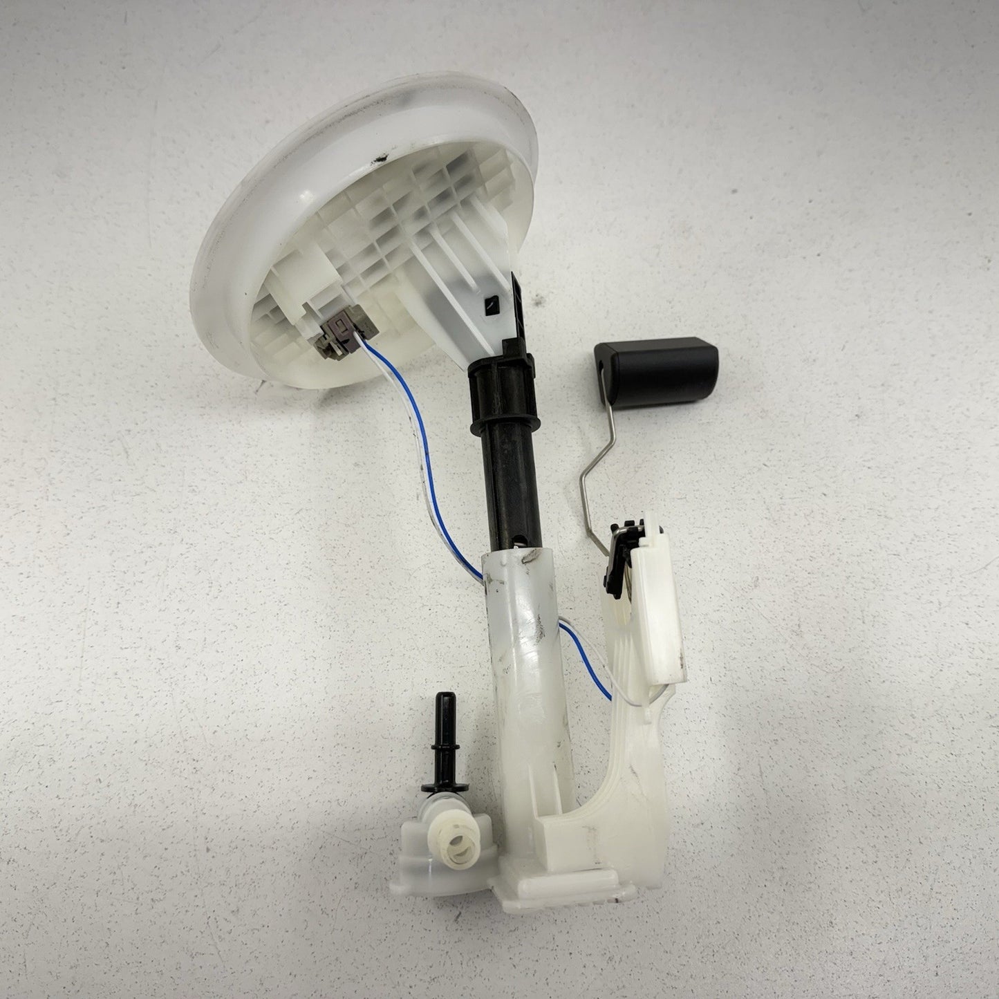 16-24 Chevrolet Camaro SS Fuel Pump & Sending Level Unit Pair OEM