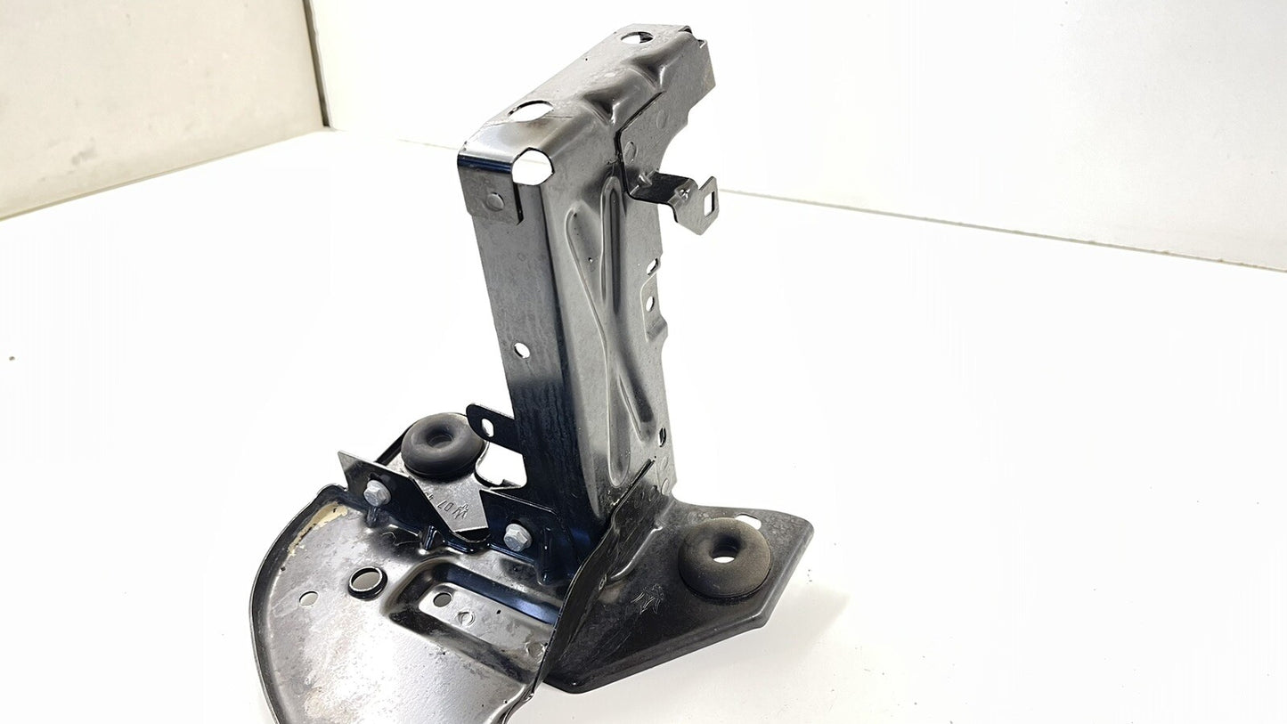 14-23 MASERATI QUATTROPORTE FRONT LOWER RADIATOR MOUNT SUPPORT BRACKET OEM