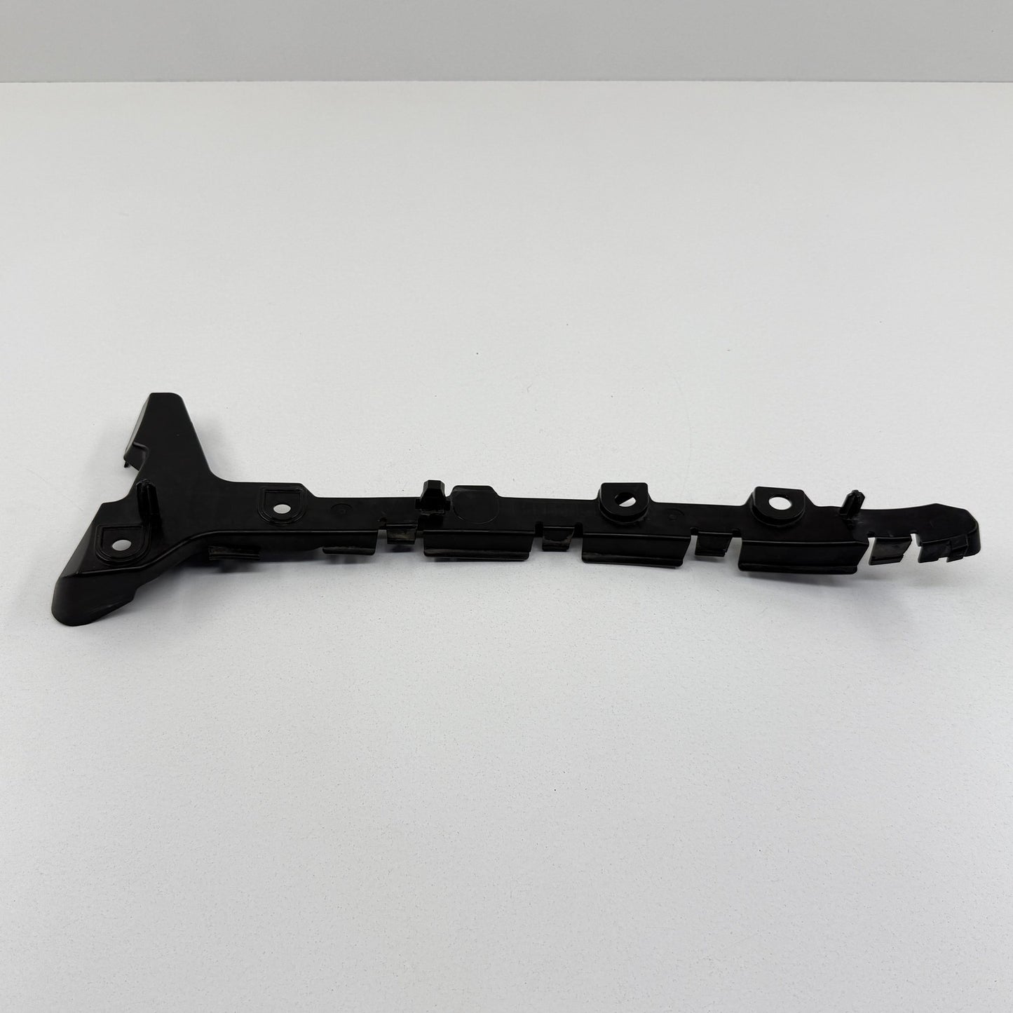 2022-2024 Rivian R1S Left Rear Quarter Bumper Retainer Bracket PT00045146-Y OEM