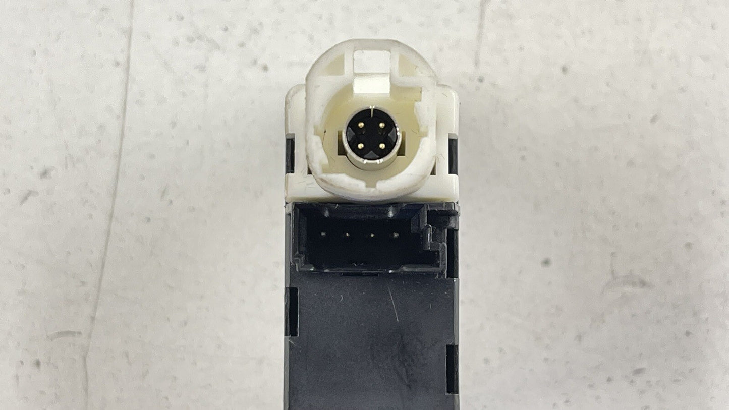 12-19 BMW M6 USB PORT AUX-IN INPUT JACK MODULE 9237653 OEM